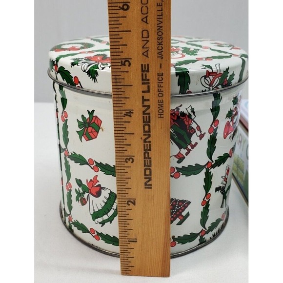 Small Christmas Tins Candy Cookies Goodies EMPTY with Lids Lot of 2 - Picture 10 of 11